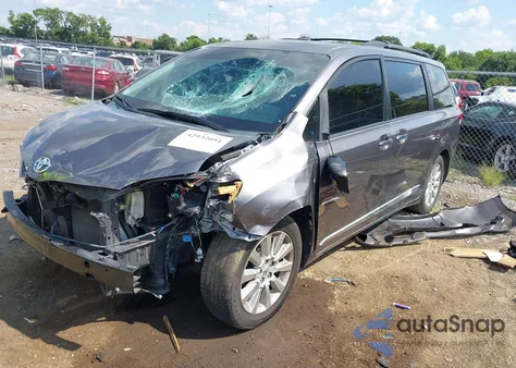 2011 Toyota Sienna Limited V6 z USA, uszkodzony, nr VIN 5TDYK3DC3BS025526